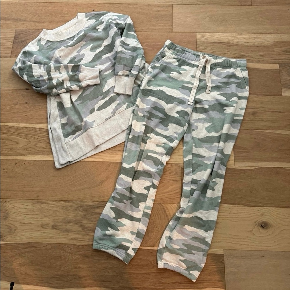 Aerie Camo Set (Size Large)